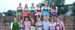 "Erstis" in bayerischer Tracht beim Studententreffen 2014