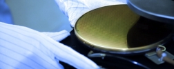 UHP Drukopnemers in de fabricage van halfgeleiders